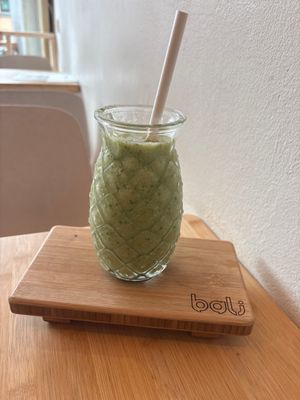 Aguacate mix smoothie   at Bali Coffee & Brunch in Girona