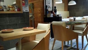 Comfortable seating and booths. at Gong De Lin in Melbourne