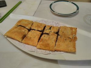 Fried red bean pancake at Gong De Lin in Melbourne