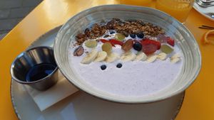 Yoghurt bowl at Fret  in Den Bosch