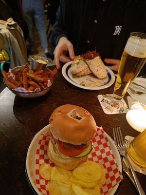 Overview of our order at Fret  in Den Bosch