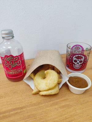 Fries and kombucha at Chik  in Terrassa