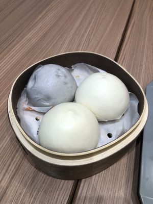 Sweet Bao Buns  at TPE - Vege Creek 蔬河 - T2 in Taoyuan City