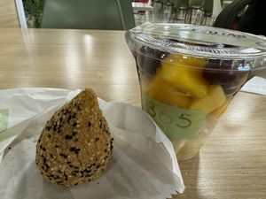 Coxinha vegana  at GRU - 365 Deli -T2 in Guarulhos