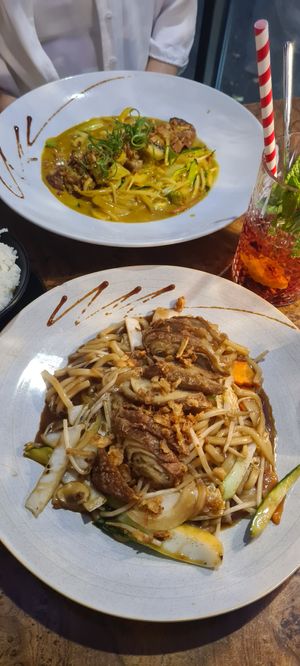 Udonnudel mit seitan at Vevi Restaurant III in Vienna