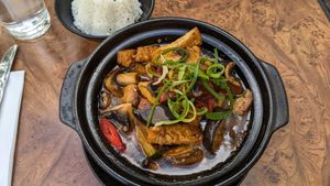 Kho tau at Vevi Restaurant III in Vienna