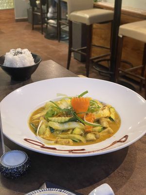 Yellow curry  at Vevi Restaurant III in Vienna