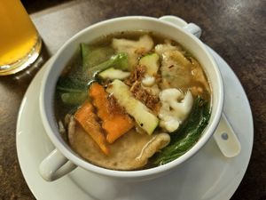 Wonton soup at Vevi Restaurant III in Vienna