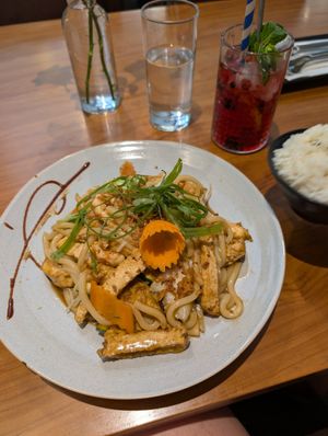"seafood" with veggies and udon noodles at Vevi Restaurant III in Vienna