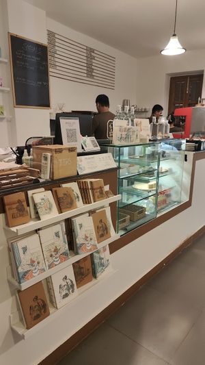  at Mo's Cafe in Panaji