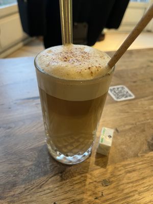 Pumpkin spice latte au lait d’avoine 🌱  at Green Corner in Amiens