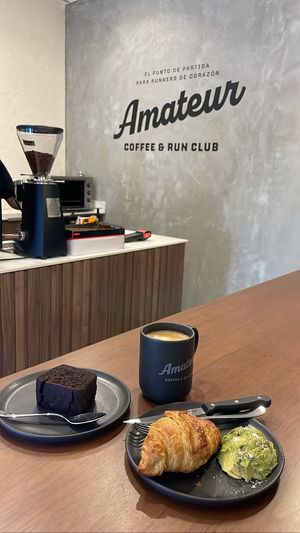 Croissant con palta y Keke de chocolate  at Amateur Coffee & Run Club in Lima