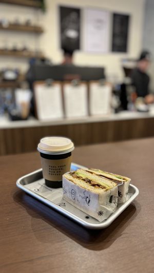 Teriyaki + latte  at Amateur Coffee & Run Club in Lima