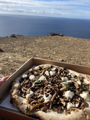 3 Pilze mit Veganem Mozarella  at As Pizzas Do Mauro in Funchal