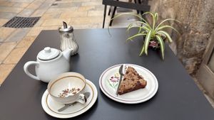 A pleasing break   at L'Instant Thé in Toulon