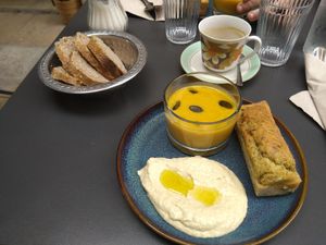  at L'Instant Thé in Toulon