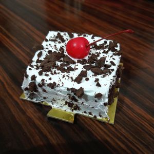 Black currant pastry cake (vegan) at V Go Nuts in Karnataka