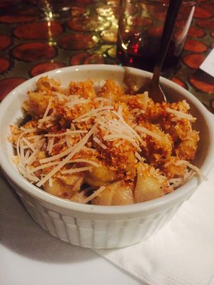 Their vegan mac!! Veeeery tasty at Bauer's in Modesto