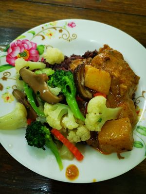 Yummy! 35thb at Ruean Thong Veg Food in Hua Hin