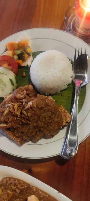 Tempeh with chilli sauce (sambal) and rice at Tabo Cottages in Samosir