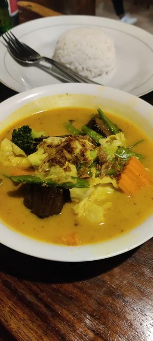 Vegetables curry at Tabo Cottages in Samosir