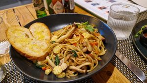 Spaghetti Pad-krapaow at All Vegan Cafe' Restaurant in Phuket