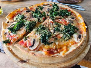 'Vegan Romana' with spinach, mushrooms & garlic (7.9€) at Italian Food in Berlin