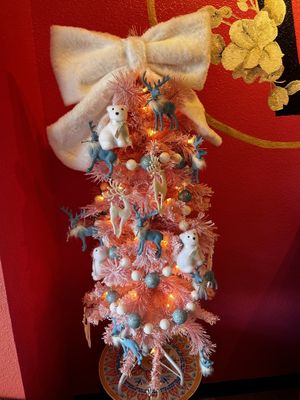Christmas tree 😍😍  at Vida Cafe in Fort Worth