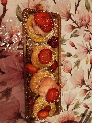 This was excellent!  Sopapilla dessert at Vida Cafe in Fort Worth