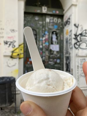Apple cinnamon crumble ice cream  at Tribeca Ice Cream in Berlin