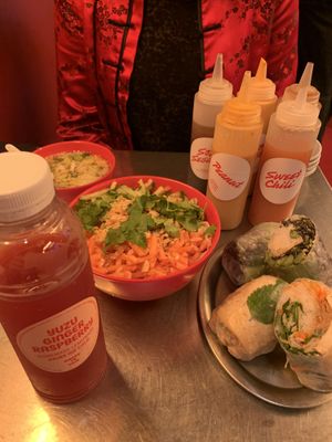 Miso soup, fresh udon salad, green asparagus roll and satay tofu roll    at Knees To Chin in Ghent