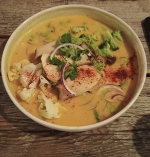 Mango king oyster mushroom curry 🍛🥭🍄‍🟫🥦 at Chay Chay by royals and rice in Muenster