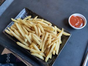 gewöhnliche Pommes at Chay Chay by royals and rice in Muenster
