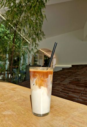 Cafe latte with oatmilk at Coffee Nap Roasters Yeonnam in Seoul