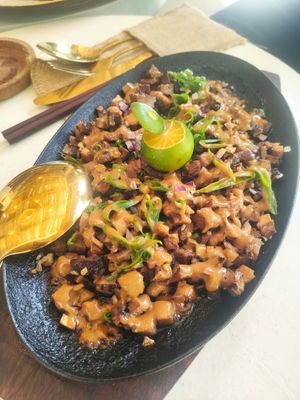 Sigi veganizado con tofu crujiente #Veganuary at PLNT+HRVST in El Nido