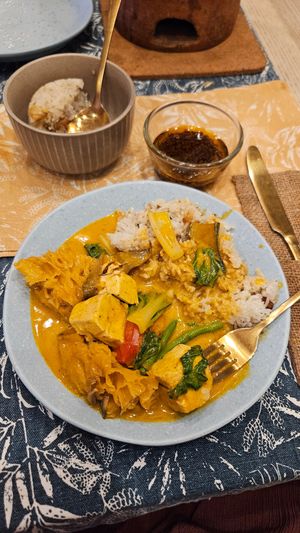 Kare-kare with garlic rice #Veganuary at PLNT+HRVST in El Nido