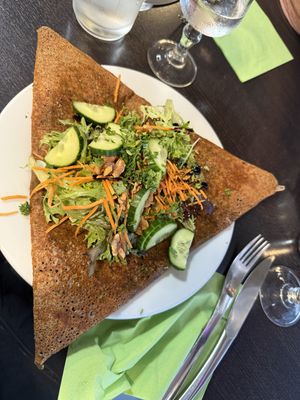Vegan crepe option (salad on top + potato, spinach and mushrooms inside)  at Crêperie Fleur de Sel in Nantes