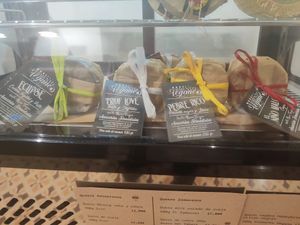 Vegan cheeses at kolozero - plastic free supermarket in Gijon