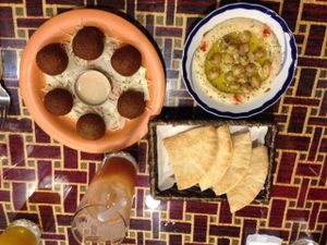 Falafels and hummus at Kebabooz in Fukuoka