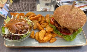 Burger vegan-love  at Meating. Restaurant - Bar - Streetfood in Straubing