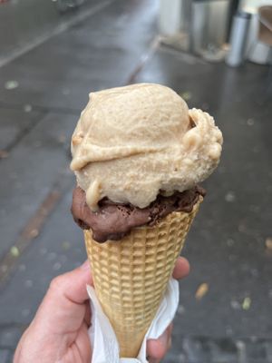 Apfelstrudel/ Chocolate bacio  at Vegelateria in Zurich