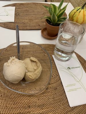 vanilla and banana ice cream + free water  at Vegelateria in Zurich