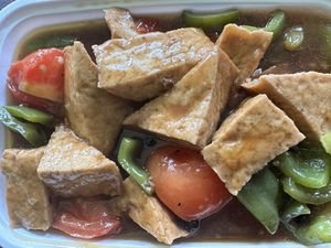 Tomato Green Pepper Fried Tofu  at Lucky Wok Chinese Restaurant in Lisle