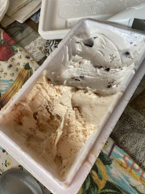 Arachide e caramello croccante + ciocco menta   at Gelateria Baires 1997 in Turin