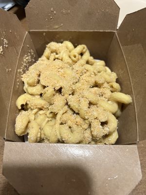 LOBSTAH MAC (garlic, Lobstah shreds, delicious vegan mac)  at Oh My Cod - Vegan Seafood in Palm Coast