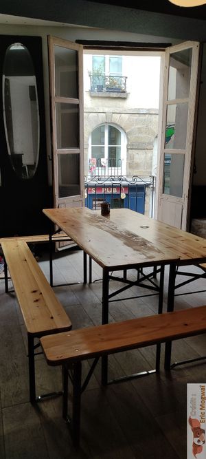 15 places upstairs at Le Lapin Noir in Rennes