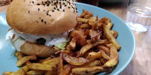 Jardinier avec ses frites at Le Lapin Noir in Rennes