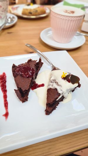 Freshly baked brownie at Jennys Æblehaven in Nexo