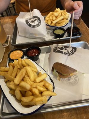 Vegan and gluten-free burger with vegan sauces  at Ruff's Burger in Ansbach
