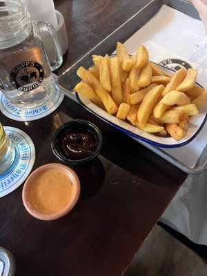 Fries with bbq and burger sauce (already vegan)  at Ruff's Burger in Ansbach